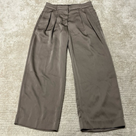 Banana Republic Pants - Banana Republic Pleated Wide-Leg Cropped Pant Women's size petite 8 satin taupe